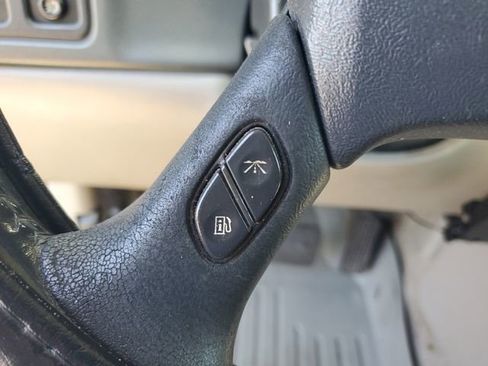 Used 2005 Chevrolet Tahoe Z71 w/ Preferred Equipment Group AWD/4WD image 31