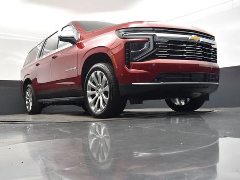 New 2025 Chevrolet Suburban Premier image 45