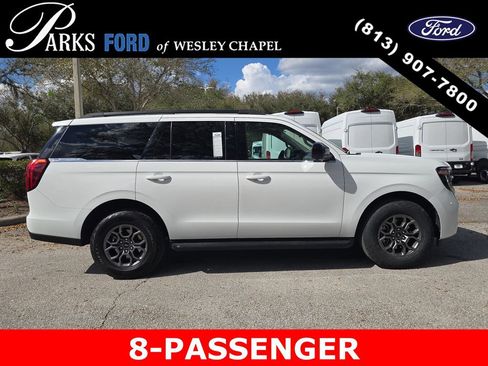 Certified 2025 Ford Expedition Active image 3