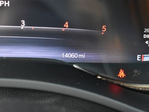 Used 2024 RAM 2500 Limited w/ Safety Group image 34