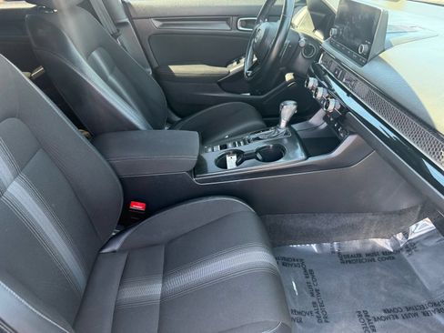 Used 2025 Honda Civic Sport image 31