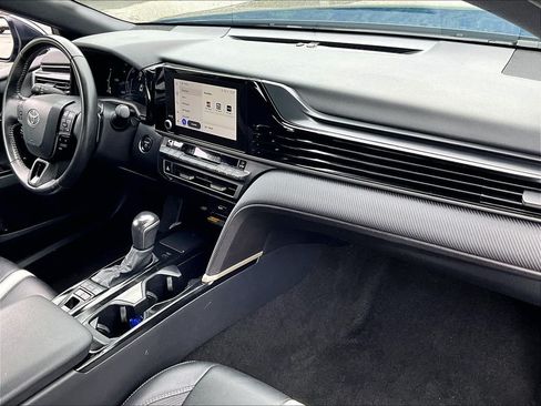 Used 2025 Toyota Camry SE FWD image 14
