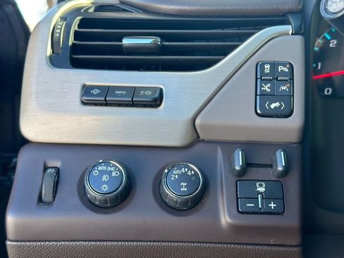 Used 2020 GMC Yukon Denali w/ Denali Ultimate Package image 30