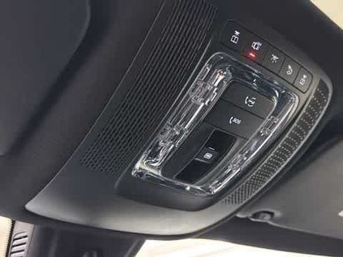 Used 2022 Mercedes-Benz GLB 250 4MATIC image 16