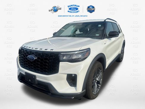 Used 2025 Ford Explorer ST-Line w/ ST-Line Street Pack AWD/4WD image 3