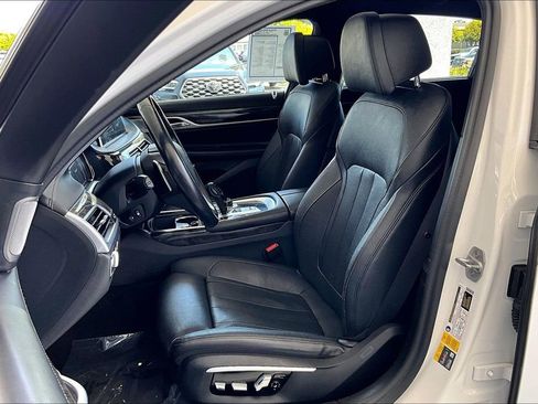 Used 2017 BMW 740e xDrive AWD/4WD image 21