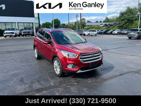 Used 2017 Ford Escape Titanium FWD image 3