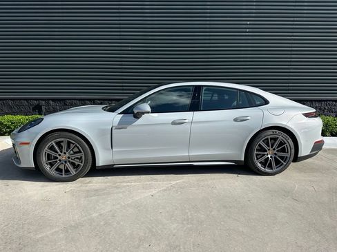 Certified 2025 Porsche Panamera 4 E-Hybrid AWD/4WD image 2