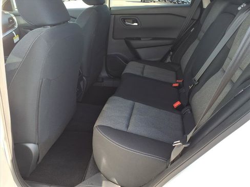 Certified 2025 Nissan Rogue SV image 5