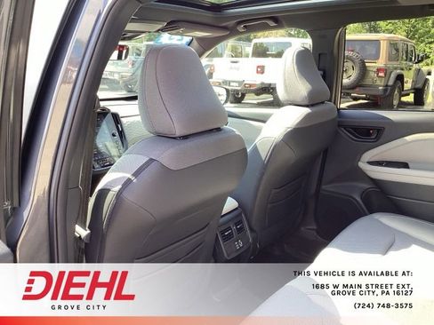 Used 2025 Subaru Forester Premium AWD/4WD image 20