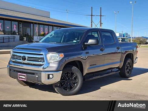 Used 2017 Toyota Tundra SR5 w/ SR5 Upgrade Package image 1