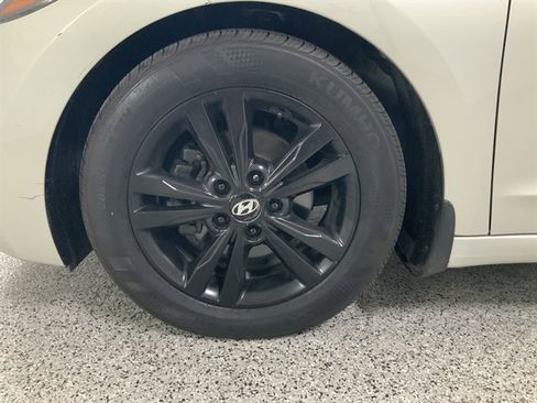 Used 2018 Hyundai Elantra Value Edition FWD image 9