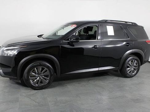 Certified 2025 Nissan Pathfinder SV AWD/4WD image 14