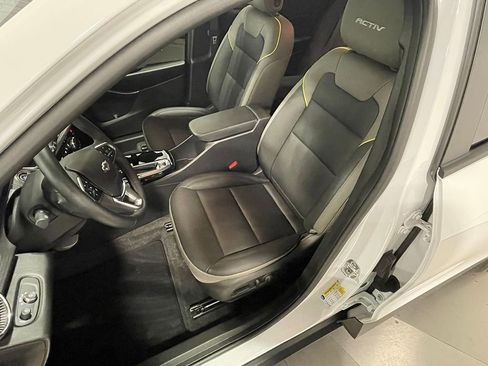 Used 2025 Chevrolet Trax ACTIV FWD image 20