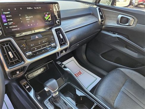 Used 2023 Kia Sorento S image 20