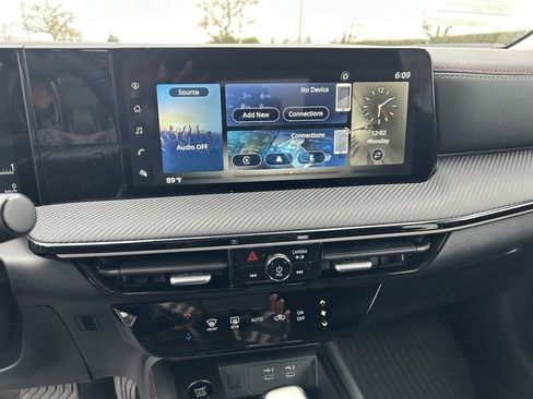 New 2025 Nissan Kicks SR w/ Illumination Package image 16