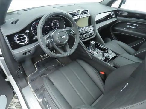 New 2025 Bentley Bentayga image 9
