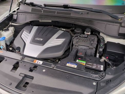 Used 2018 Hyundai Santa Fe SE FWD image 33