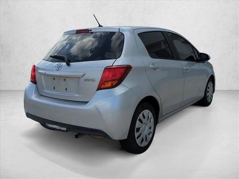 Used 2016 Toyota Yaris L image 5