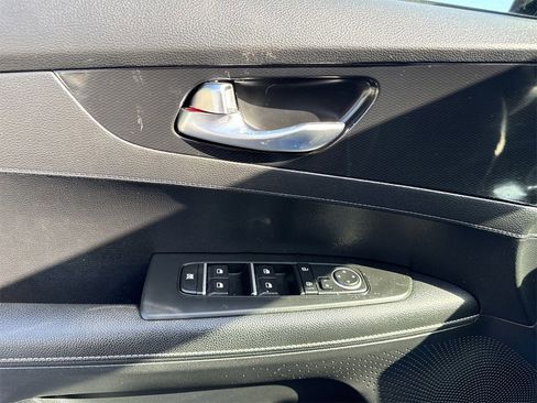 Used 2022 Kia Forte GT-Line image 22