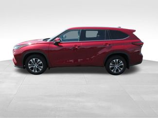 Used 2022 Toyota Highlander XLE AWD/4WD video 2