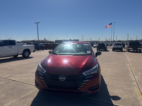 Used 2025 Nissan Versa SR w/ Trunk Package image 5