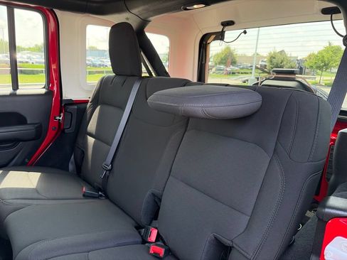 Used 2023 Jeep Wrangler Unlimited Sport AWD/4WD image 35