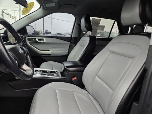 Used 2021 Ford Explorer XLT w/ Equipment Group 202A image 26