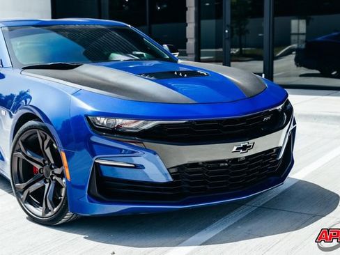 Used 2019 Chevrolet Camaro SS RWD image 23