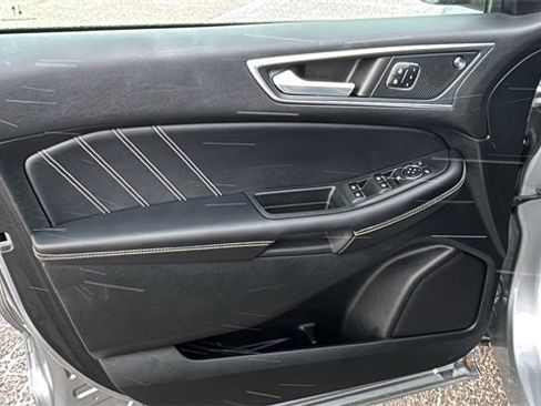 Certified 2023 Ford Edge ST image 9