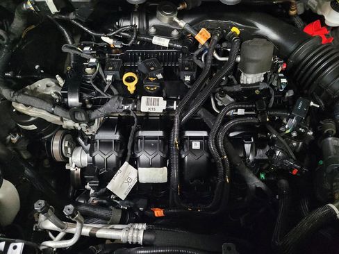 Used 2020 Ford Edge SE image 30