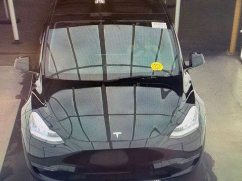 Used 2023 Tesla Model Y Long Range AWD/4WD image 10