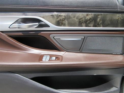 Used 2017 BMW 740i RWD image 26