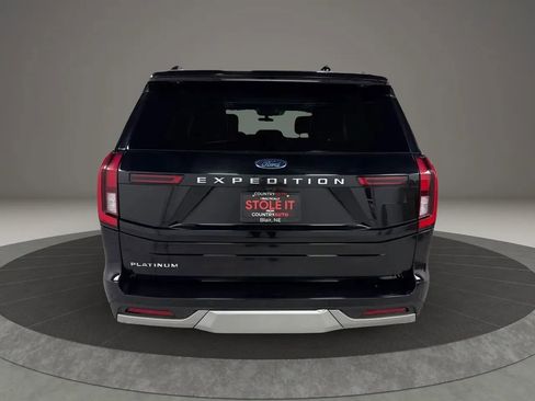 Used 2025 Ford Expedition Platinum AWD/4WD image 4
