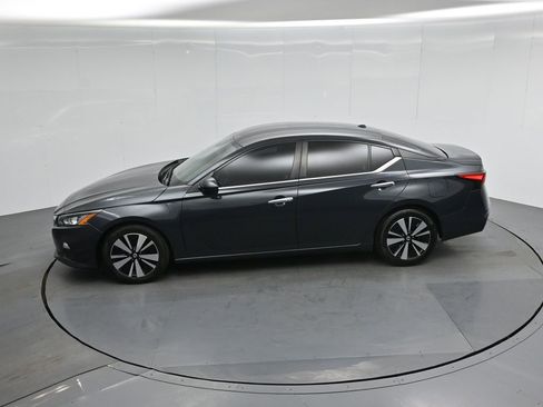 Used 2022 Nissan Altima 2.5 SV image 42