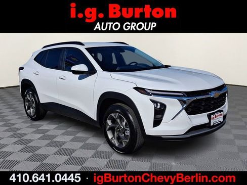 New 2026 Chevrolet Trax LT w/ Driver Confidence Package image 1