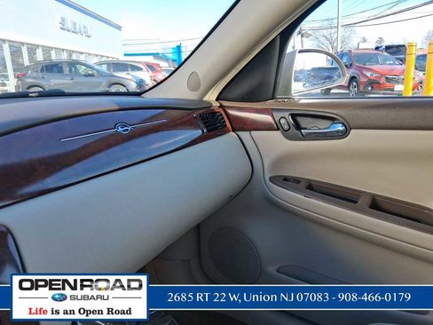 Used 2008 Chevrolet Impala LT w/ Luxury Edition Package image 23