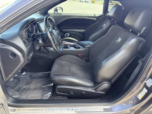 Used 2018 Dodge Challenger R/T Scat Pack RWD image 13