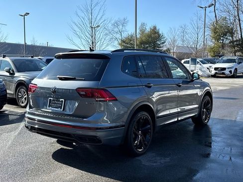 Used 2023 Volkswagen Tiguan SE R-Line image 4