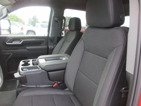 New 2026 GMC Sierra 2500 SLE w/ SLE Value Package; AWD/4WD image 13