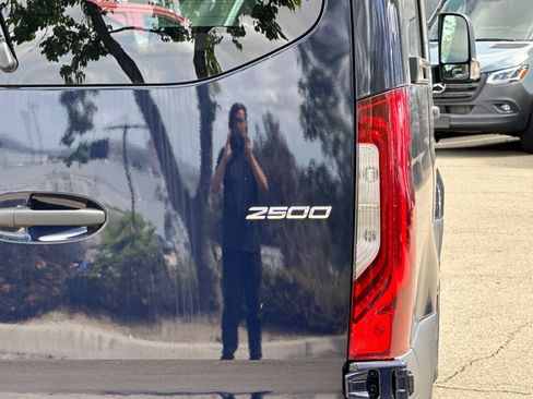 Used 2024 Mercedes-Benz Sprinter 144 Cargo image 33