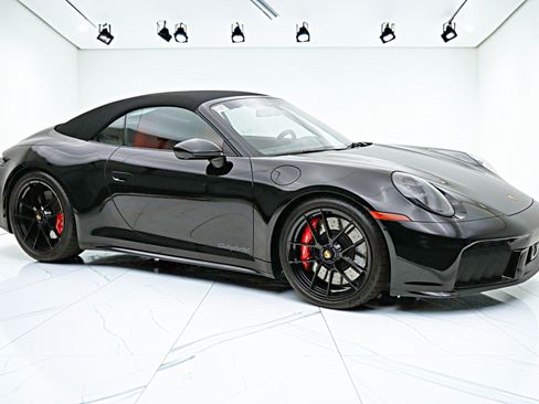 Used 2026 Porsche 911 Carrera 4 GTS AWD/4WD image 27