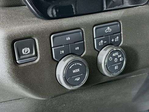 Used 2025 Chevrolet Silverado 2500 LT AWD/4WD image 10