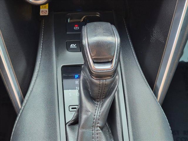 Used 2021 Toyota Venza LE AWD/4WD image 11