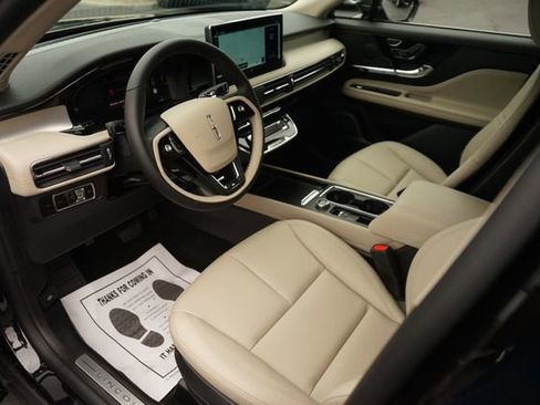 Used 2026 Lincoln Corsair Premiere AWD/4WD image 8