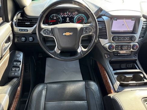 Used 2020 Chevrolet Suburban Premier image 4