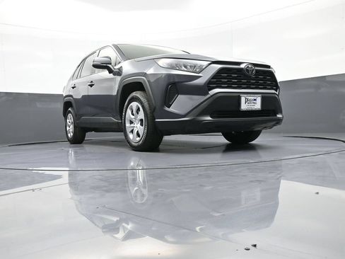 Certified 2022 Toyota RAV4 LE AWD/4WD image 27