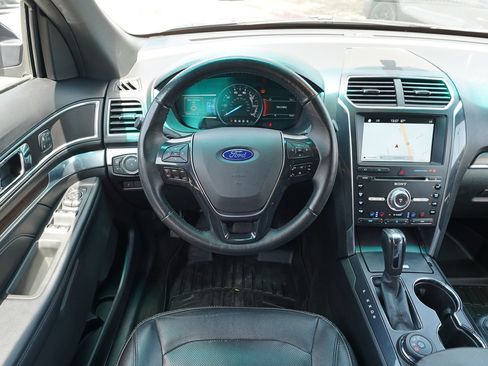 Used 2017 Ford Explorer Limited AWD/4WD image 9