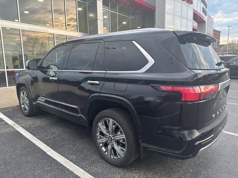 Used 2025 Toyota Sequoia Capstone image 4