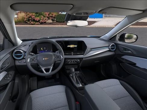 New 2026 Chevrolet Trax LT w/ Driver Confidence Package FWD image 15